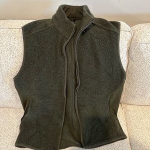 XL LuluLemon Wool Vest. Dark Green.